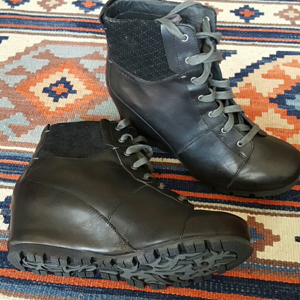 Merrell wedge bootie